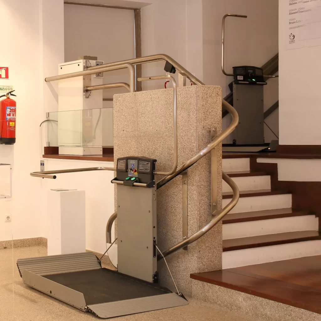 Plataforma elevatória de escadas